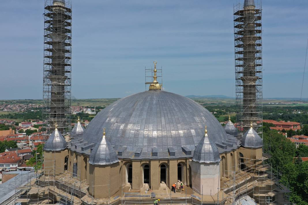 Selimiye Camisi'nin ana kubbe aleminin montajı tamamlandı - Resim: 18